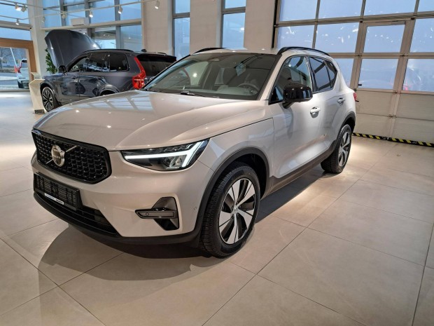 Volvo XC40 2.0 [B4] Mhev Ultimate Dark DCT Dem...
